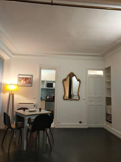 Appartement Les Abbesses Parijs Buitenkant foto